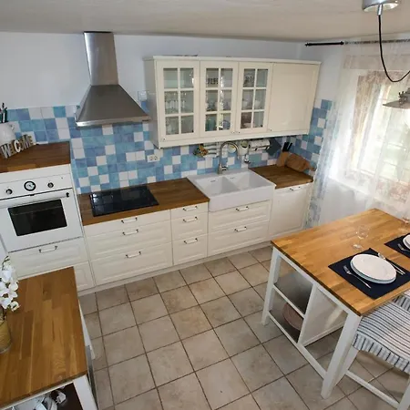 Lovely House With View Over Salt Pans Timor Apartment Secovlje