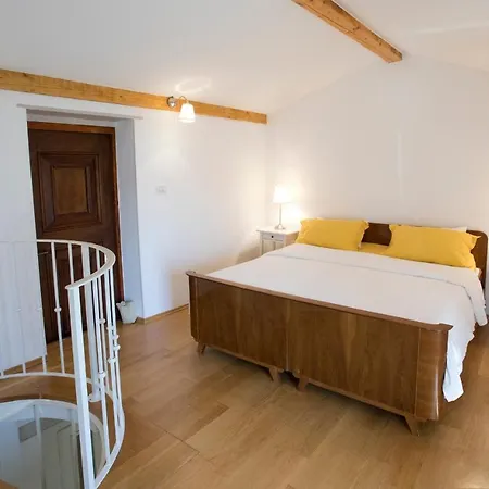 Apartment Lovely House With View Over Salt Pans Timor Secovlje